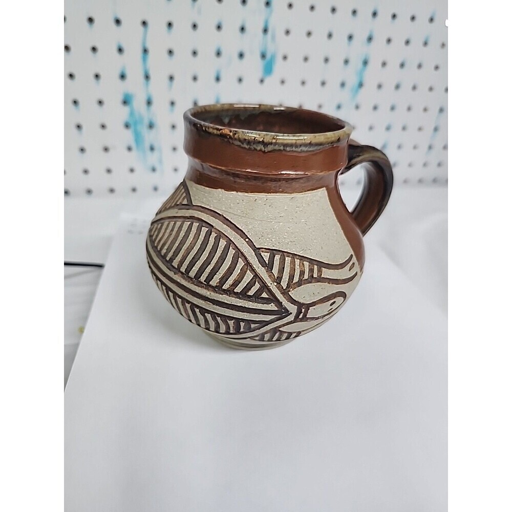 Edward Deemera Yarrahbah Gecko Pottery Signed Vintage Piece